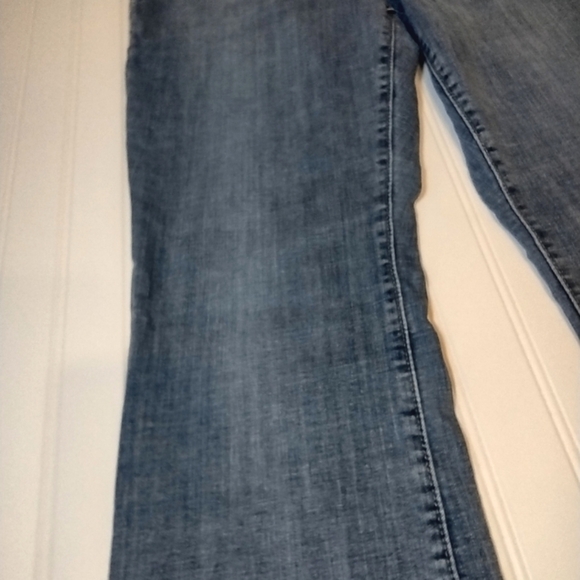 Levi's women's boot cut stretchy denim size (12) M. - W 31. L32 - Picture 11 of 16
